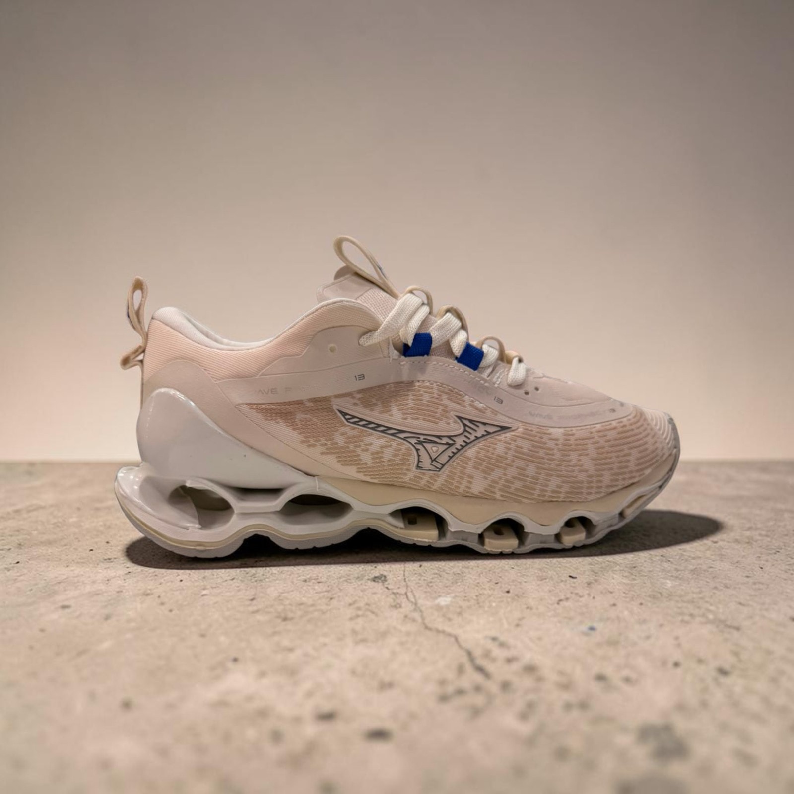 Mizuno Wave Prophecy — Branco