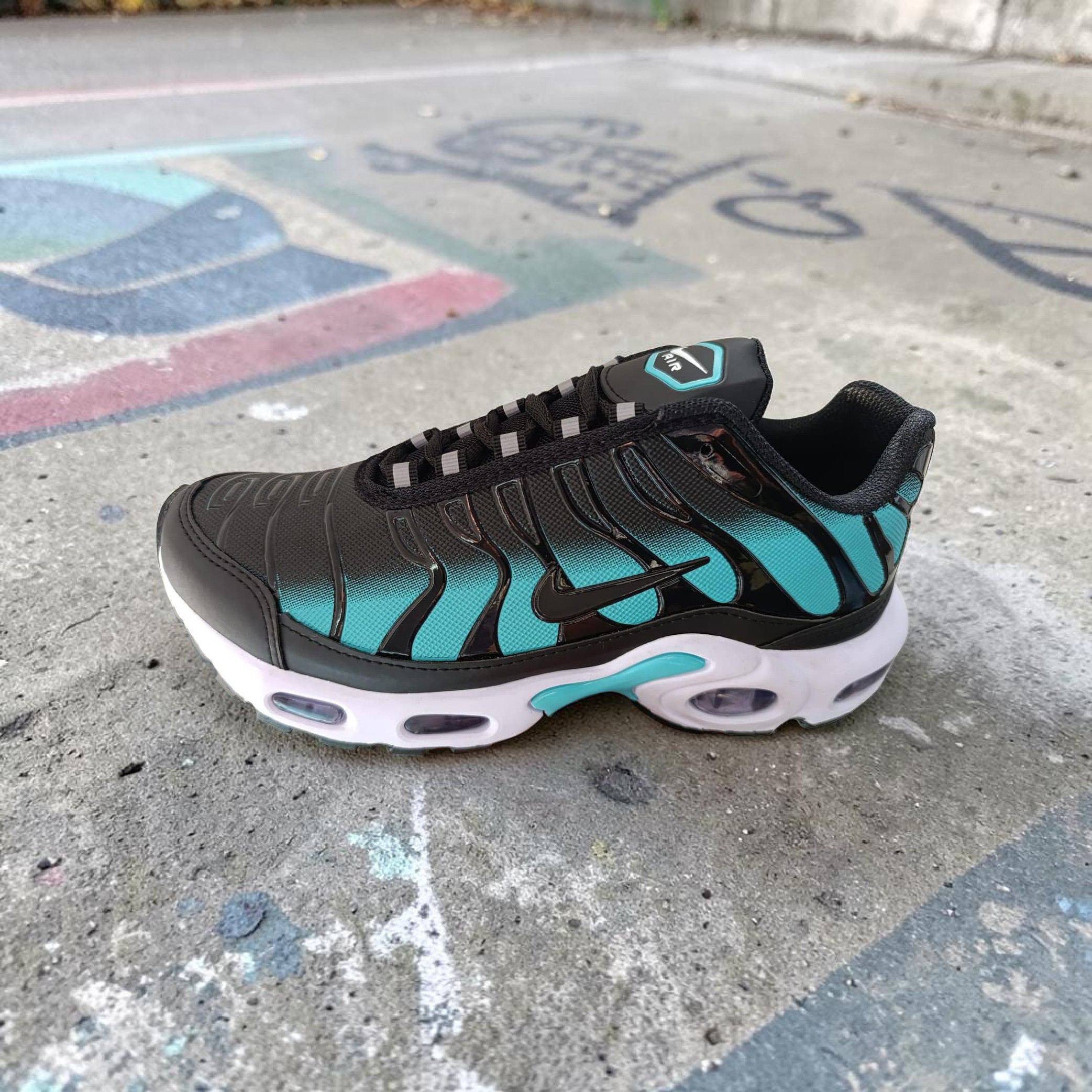 Nike Air Max Plus TN — Preto/Teal